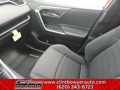 2025 Toyota RAV4 Plug-in Hybrid SE