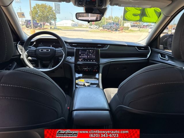 2023 Jeep Grand Cherokee Laredo