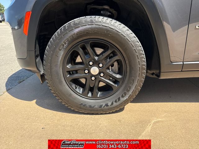 2023 Jeep Grand Cherokee Laredo
