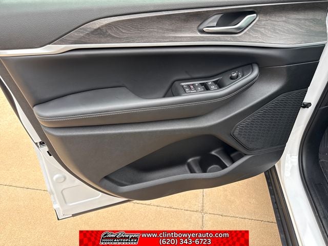 2026 Jeep Grand Cherokee Altitude