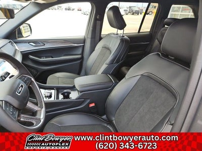 2026 Jeep Grand Cherokee Laredo