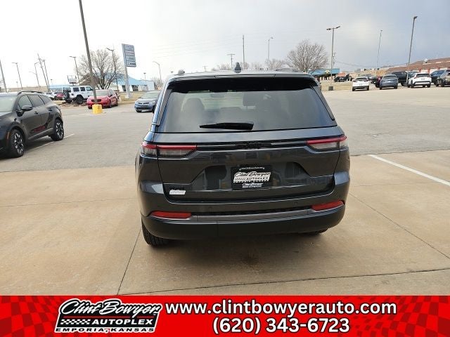 2026 Jeep Grand Cherokee Laredo