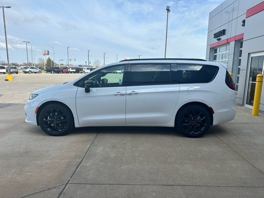 2024 Chrysler Pacifica Touring L in Emporia, KS - Clint Bowyer Autoplex