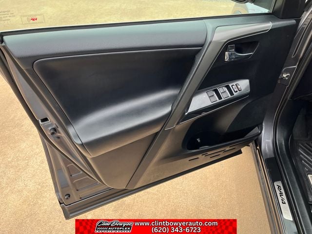 2017 Toyota RAV4 SE