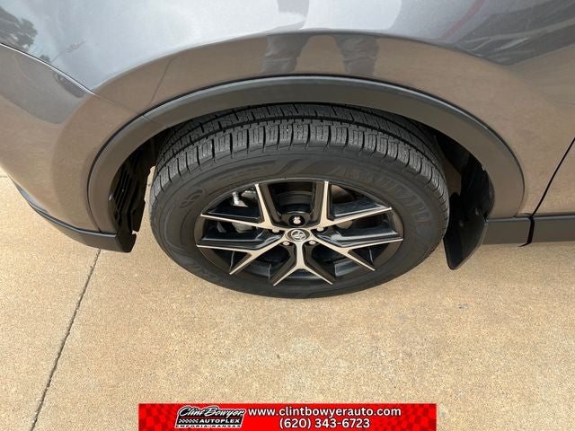 2017 Toyota RAV4 SE