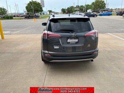 2017 Toyota RAV4 SE