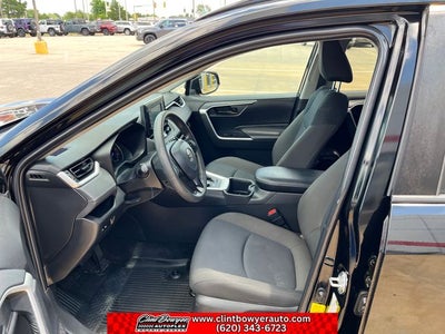 2022 Toyota RAV4 Hybrid LE