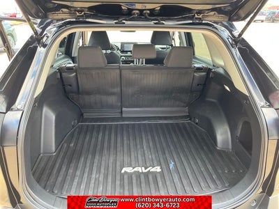 2022 Toyota RAV4 Hybrid LE