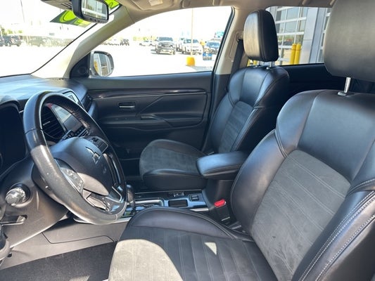 2020 Mitsubishi Outlander SE in Emporia, KS - Clint Bowyer Autoplex