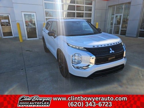 2024 Mitsubishi Outlander SE Black Edition w/Pano Roof