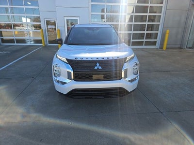 2024 Mitsubishi Outlander SE Black Edition w/Pano Roof