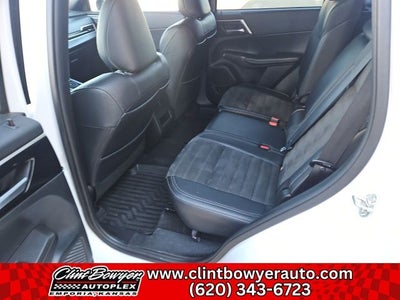 2024 Mitsubishi Outlander SE Black Edition w/Pano Roof