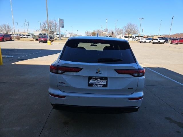 2024 Mitsubishi Outlander SE Black Edition w/Pano Roof